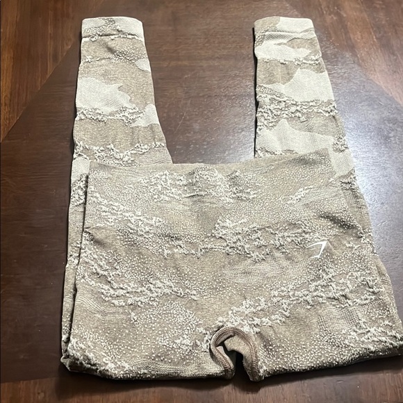 Gym shark legging - Picture 2 of 8